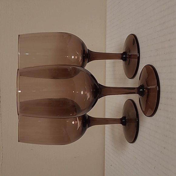 Set of 3 Vintage Amethyst Wine Glasses - Picture 3 of 16